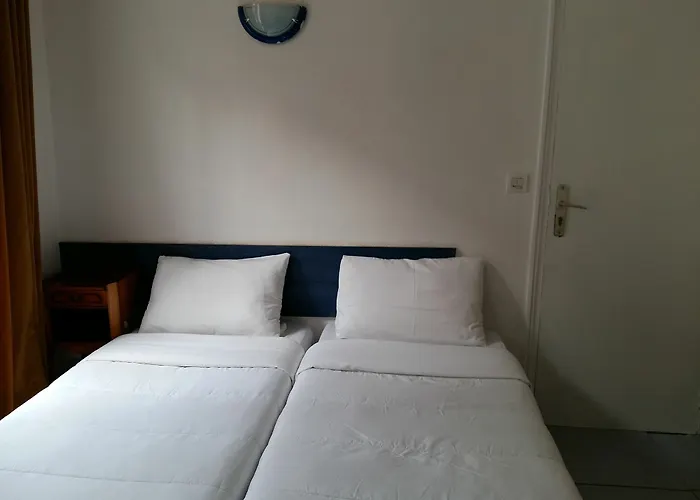 Hotel Du Metro Paris